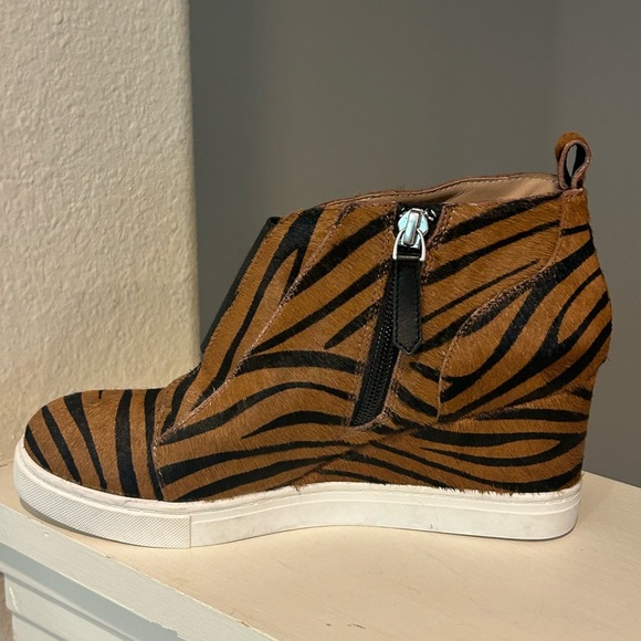 Linea Paola Women's Felicia Wedge Ankle Boot Sneaker Size 5.5 Animal Print Brown - Picture 3 of 10